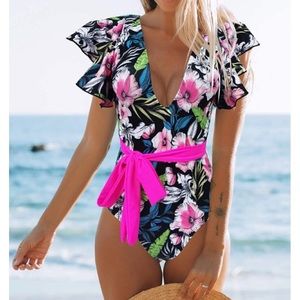 ☀️Deep V Ruffle Monokini☀️